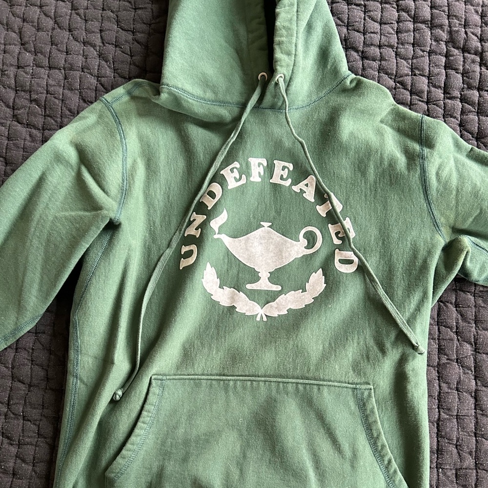 Undefeated heavyweight fleece hoodie - size medium